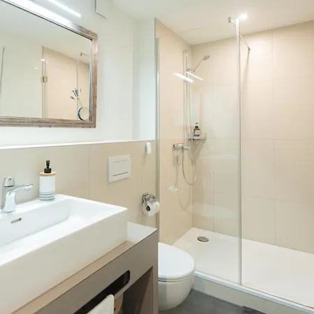 Modern Designed, Luxury Mountain View * קנדרסטג