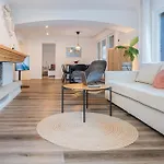 Modern Designed, Luxury Mountain View Апартаменты