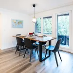 Modern Designed, Luxury Mountain View Апартаменты Кандерштег